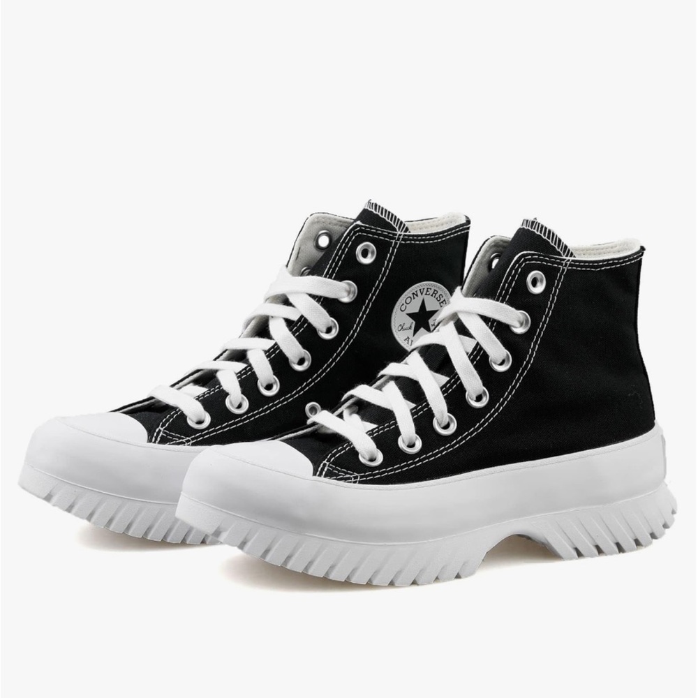 NWOT Converse Chuck Taylor All Star Lugged 2.0 Unisex